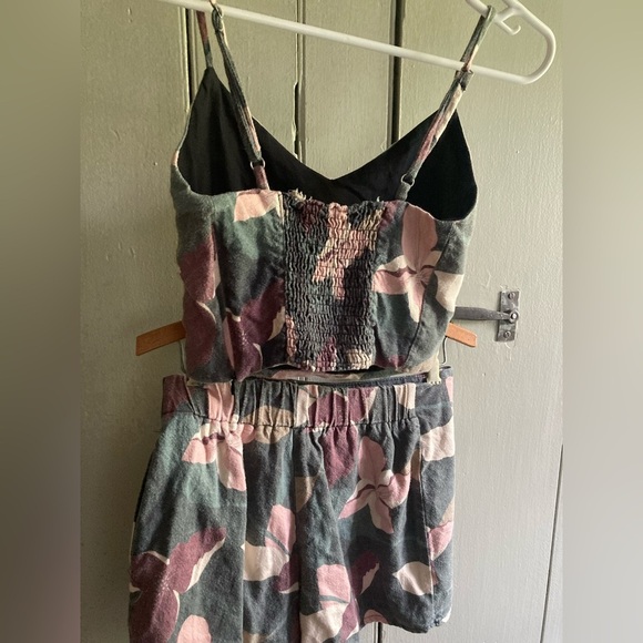 Averie Athena Floral Print Crop Top and Shorts Small - Picture 2 of 9